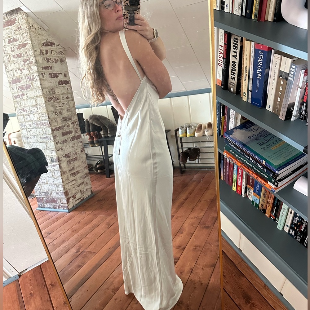 Selling this beautiful and elegant open back ivory Meshki dress size medium NTW